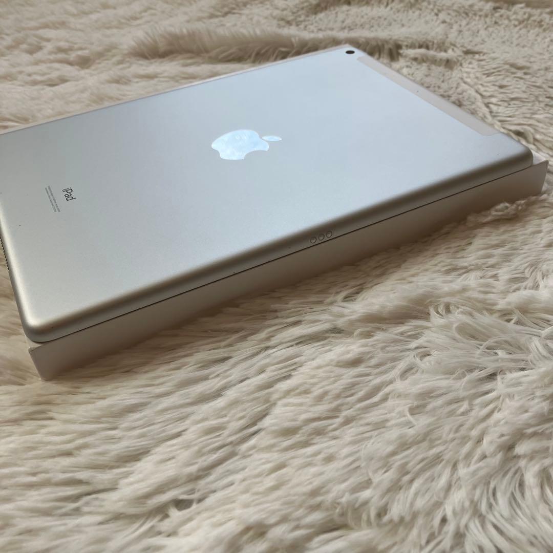【早い者勝ち】iPad 第８世代 128GB SIMフリー 【即発送】【付属品】