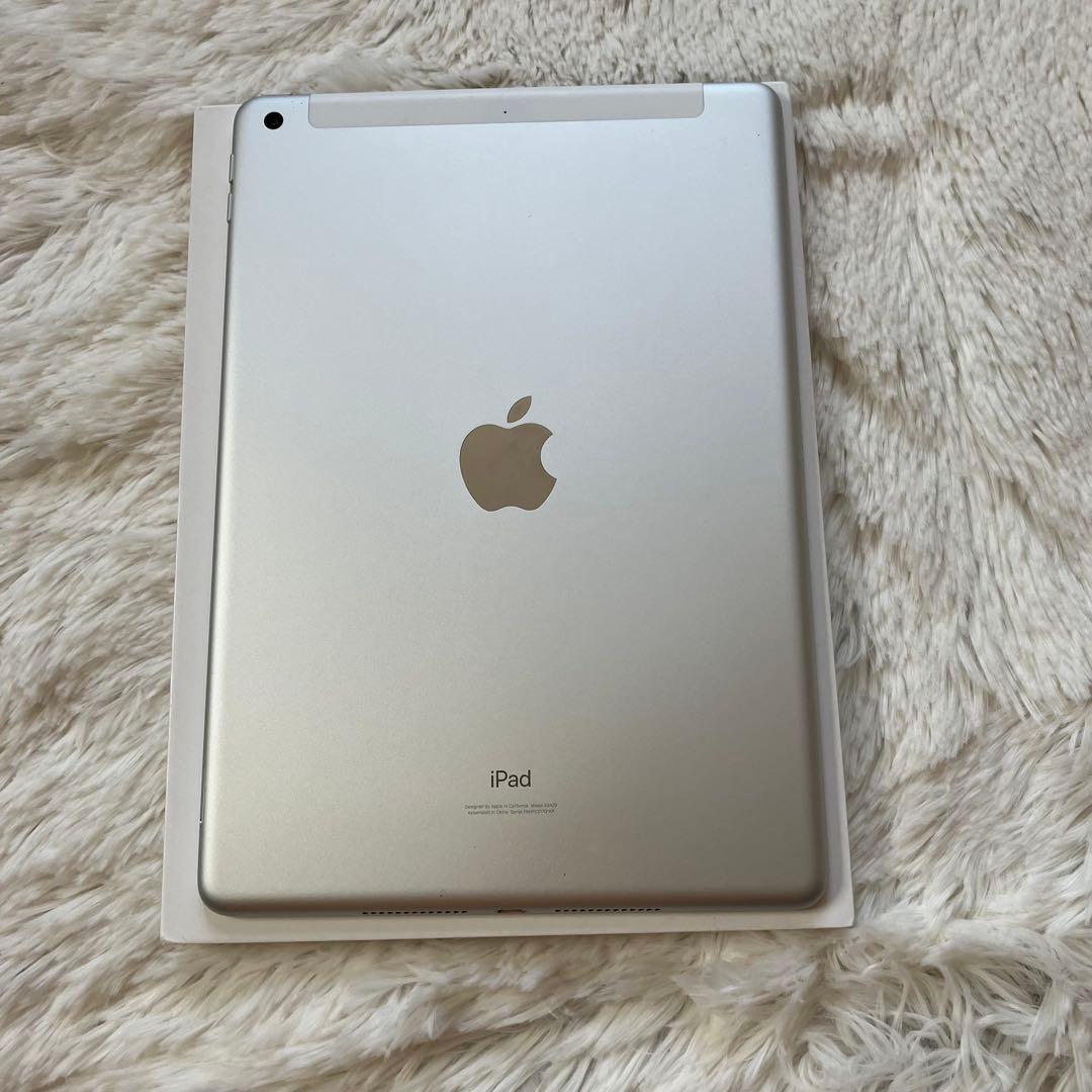 【早い者勝ち】iPad 第８世代 128GB SIMフリー 【即発送】【付属品】