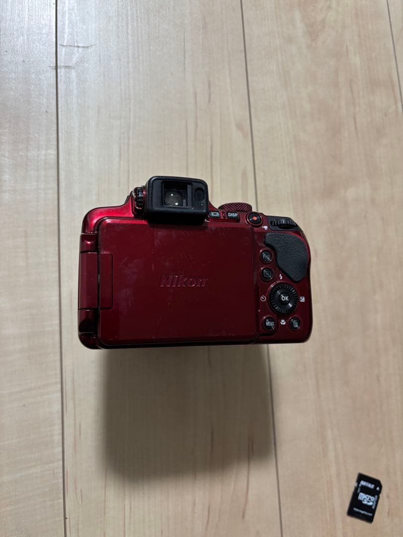 Nikon COOLPIXデジタル一眼レフカメラ レッド