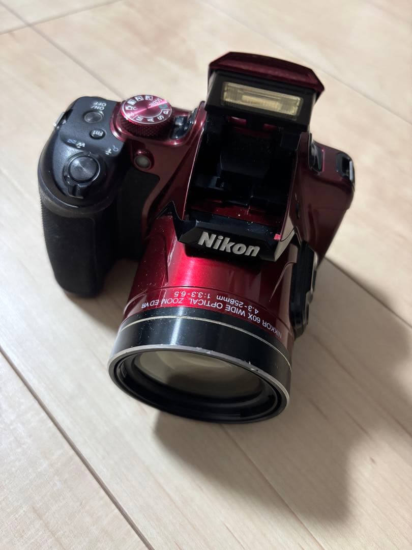Nikon COOLPIXデジタル一眼レフカメラ レッド