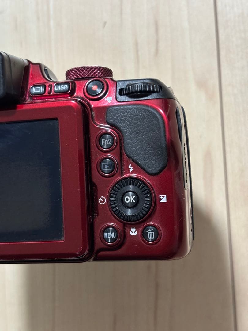 Nikon COOLPIXデジタル一眼レフカメラ レッド