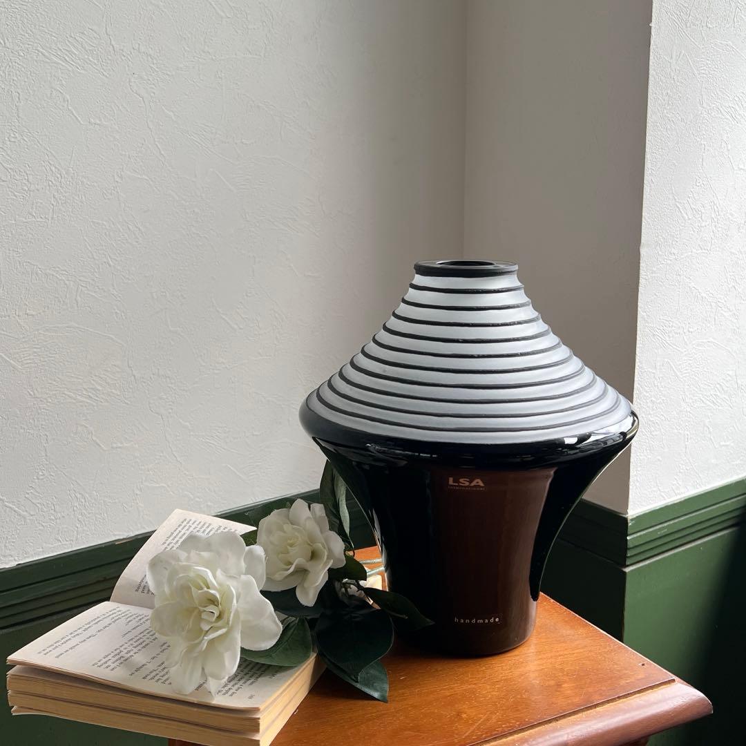 k870 EMILIO Vase LSA モダンフラワーベース ガラス ブラック