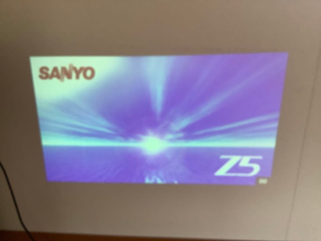 [z826]SANYO LP-Z5プロジェクター