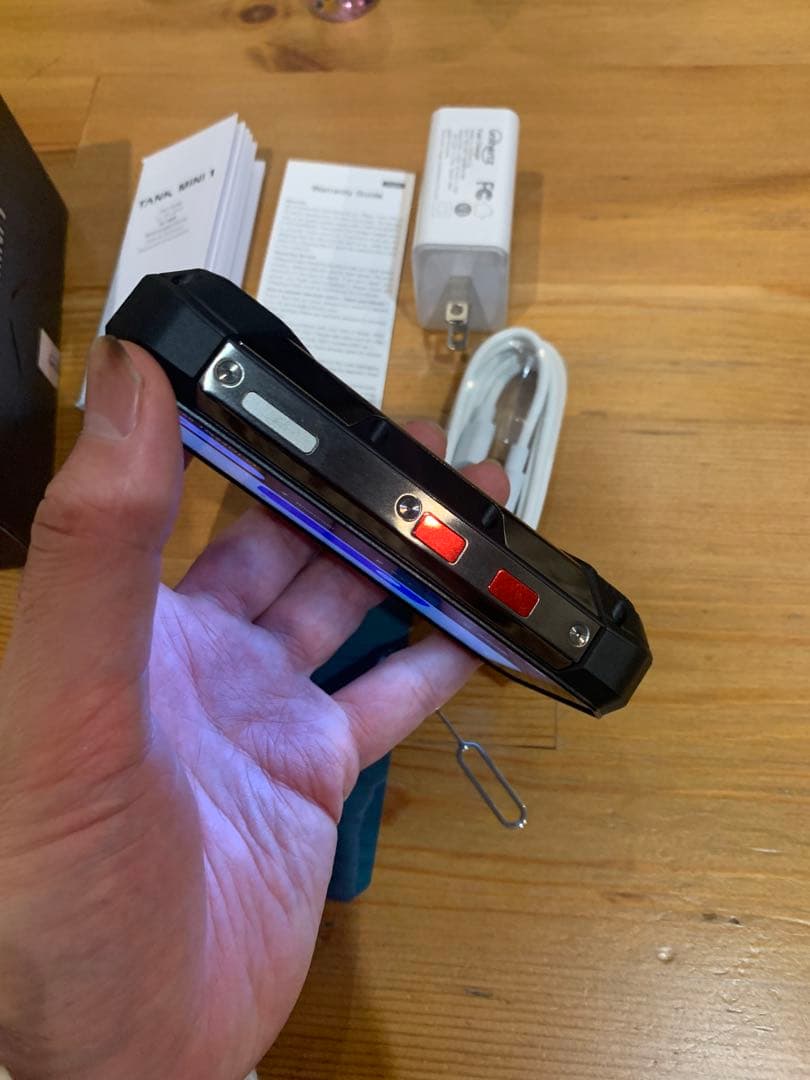 8849(Unihertz) Tank Mini 小さいボディーに機能ギッシリ★