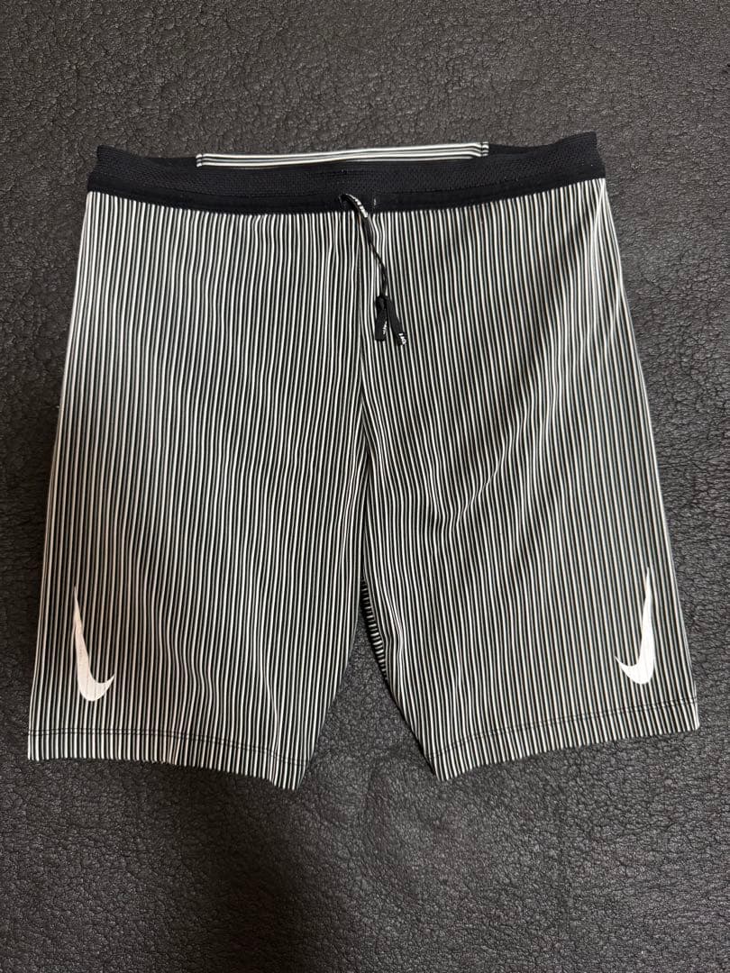 Nike エアロスイフト　DRI-FIT ADVハーフタイツ　Mサイズ　グレー