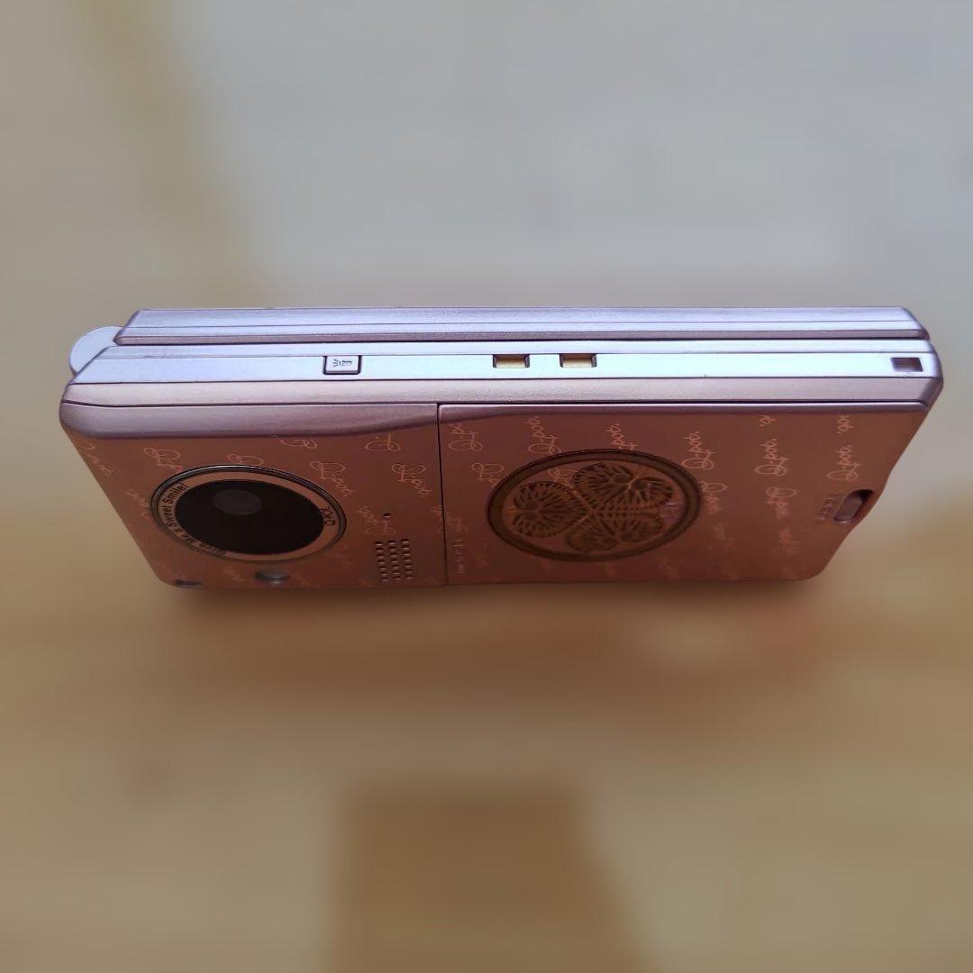 Q-pot Melty Strawberry ピンク　ガラケー