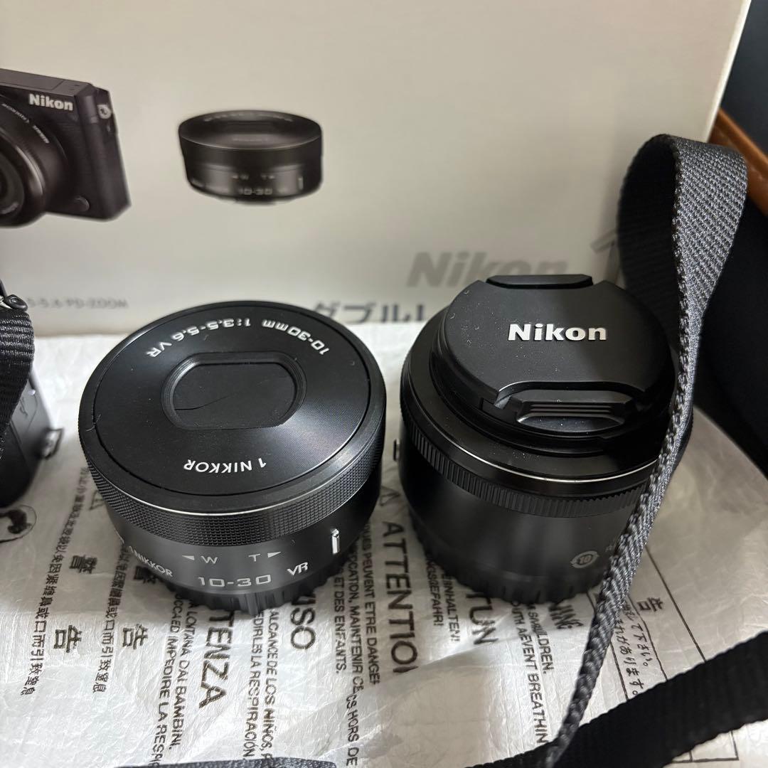 Nikon 1 J5 本体　単焦点レンズ・三脚・カメラケース付き