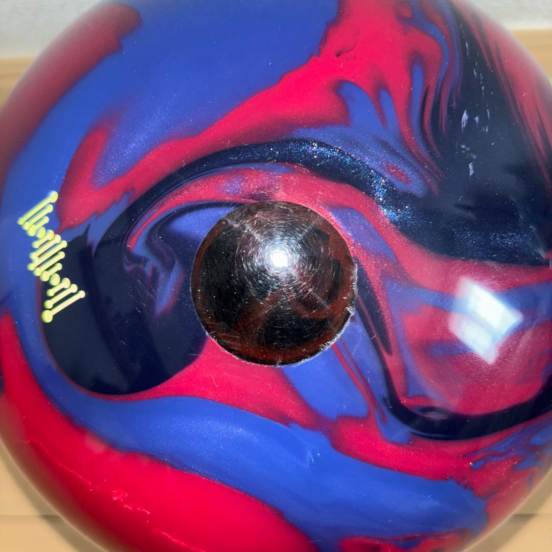 ボウリング　ボール　DNAコイル ストーム　中古