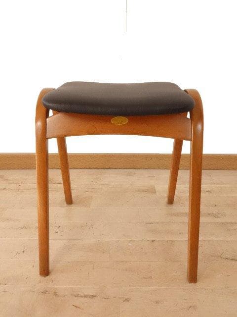 秋田木工　スタッキングスツール（カーキ色）②　座面張替・再塗装済ＵＳＥＤ