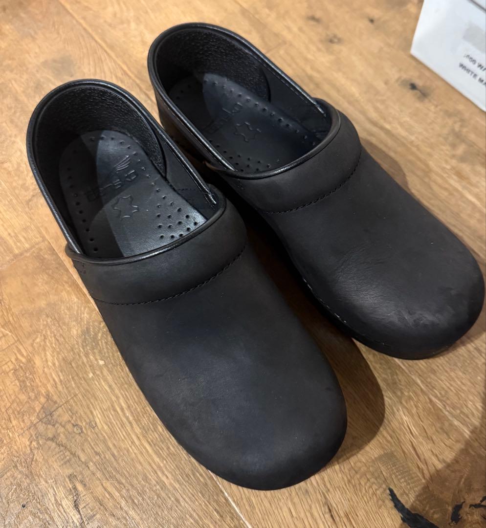 試着のみ/美品✴︎dansko ブラック クロッグサンダル 37