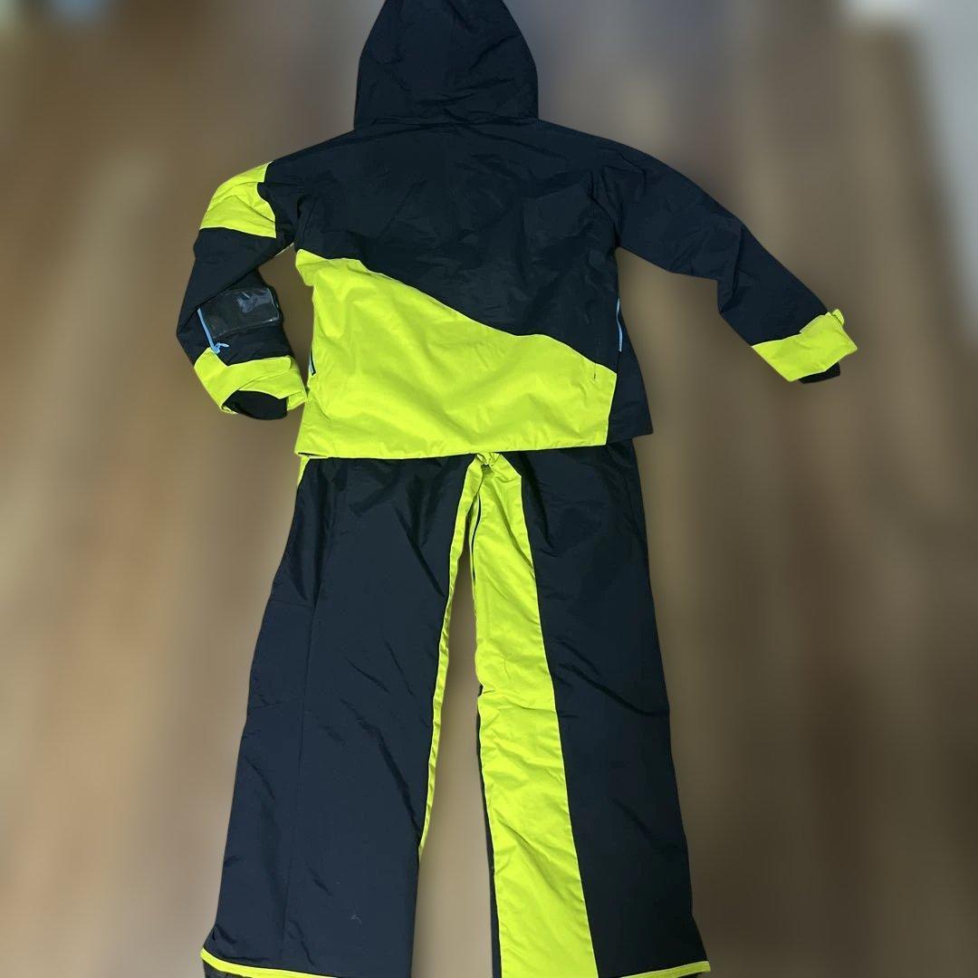 お値下げ！デサント黒/イエロー色★スキーウェア バックポケット付き　上下Lサイズ