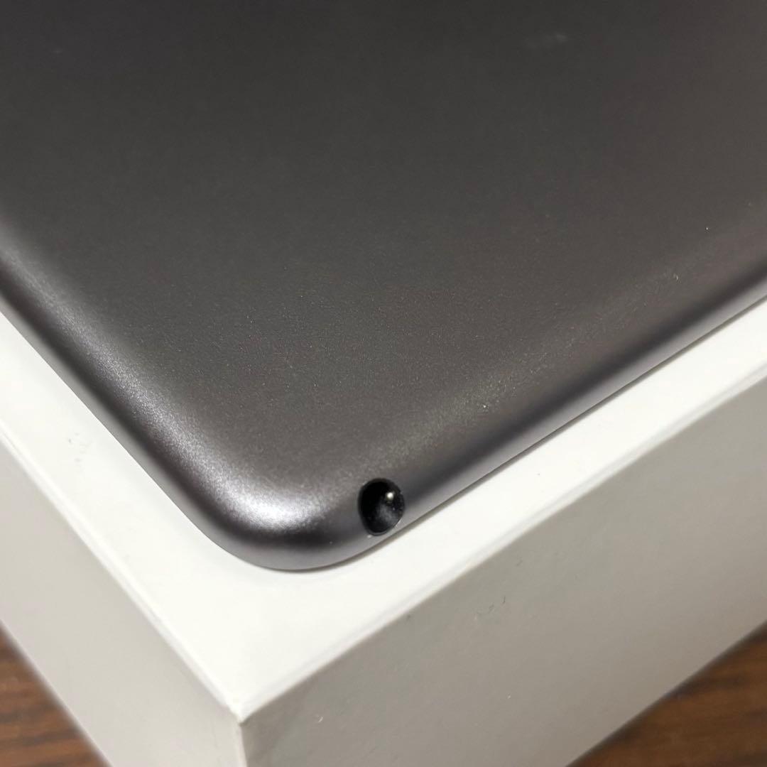 Apple iPad Air(第3世代)64GB WiFi スペースグレー