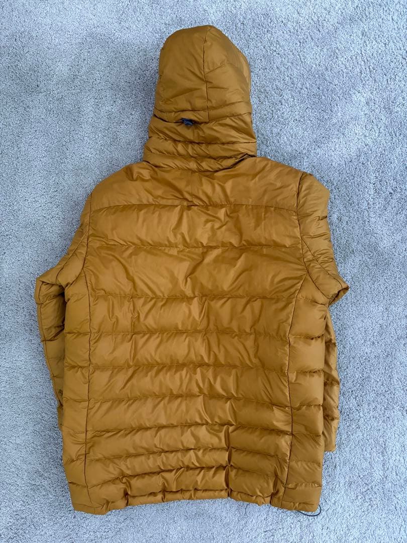 2018年製　パタゴニア　ダウンセーターフーディ ダウンジャケット　Mサイズ