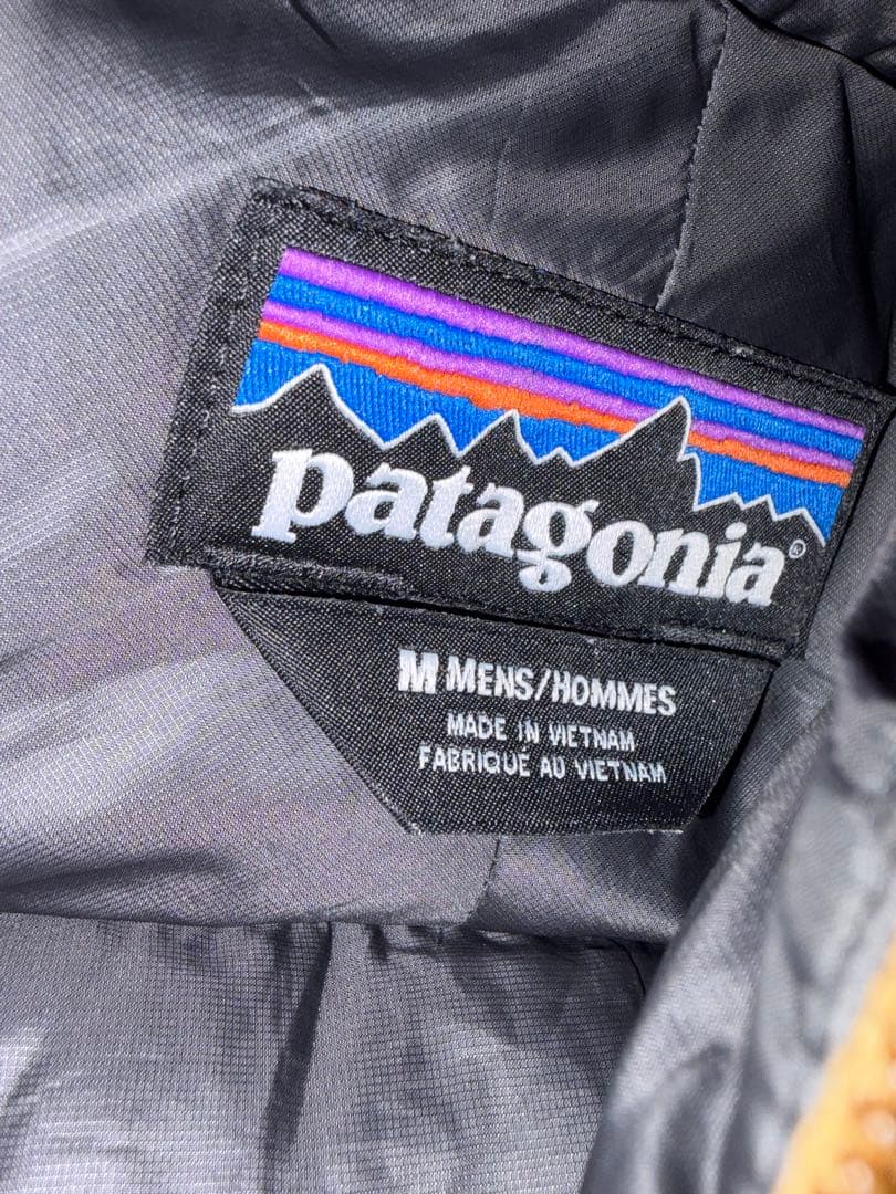 2018年製　パタゴニア　ダウンセーターフーディ ダウンジャケット　Mサイズ