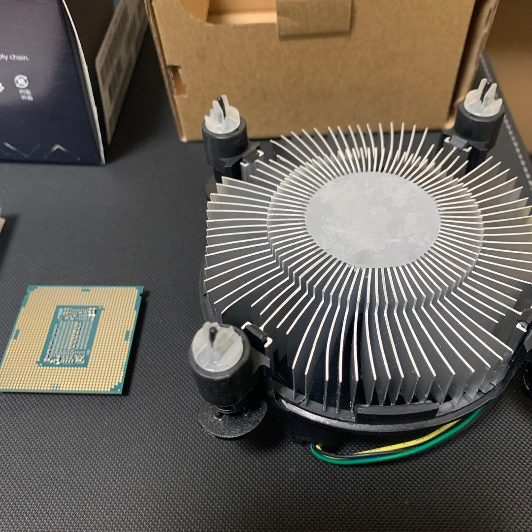 Intel Core i7-8700 CPU LGA1151 動作未確認