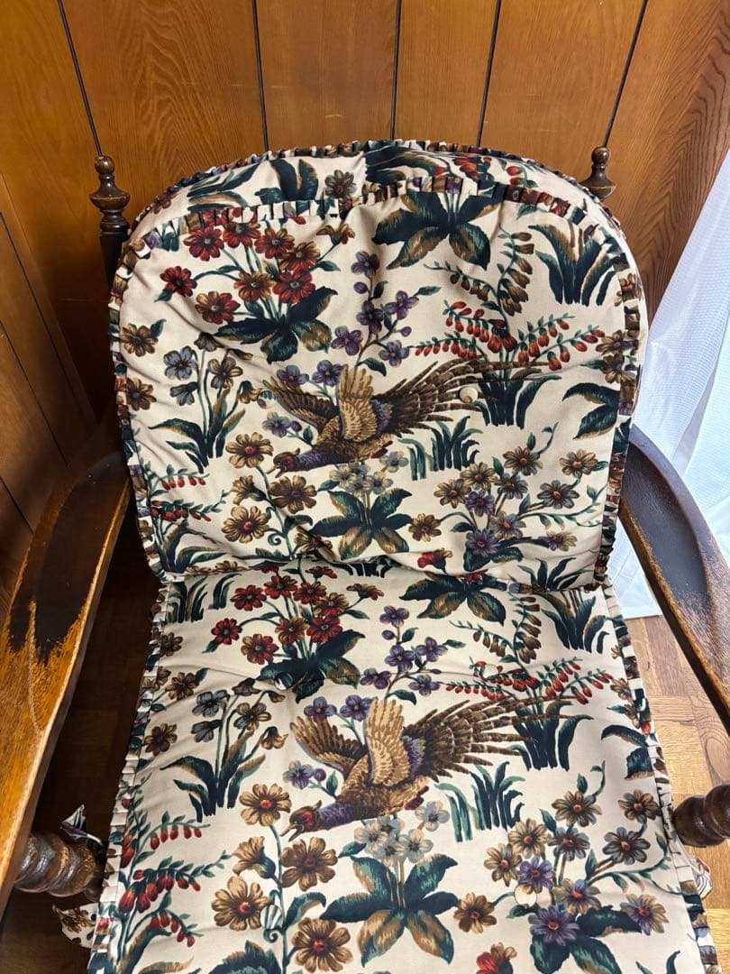 飛騨産業　穂高　木製アームチェア 花柄カバー付き　1脚