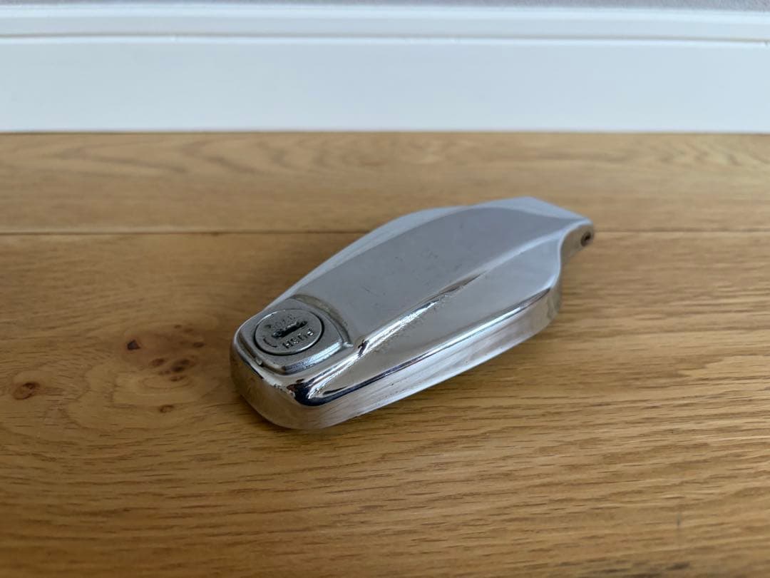 ❺-3 SR400 純正 タンクキャップ 初期型　ムール貝