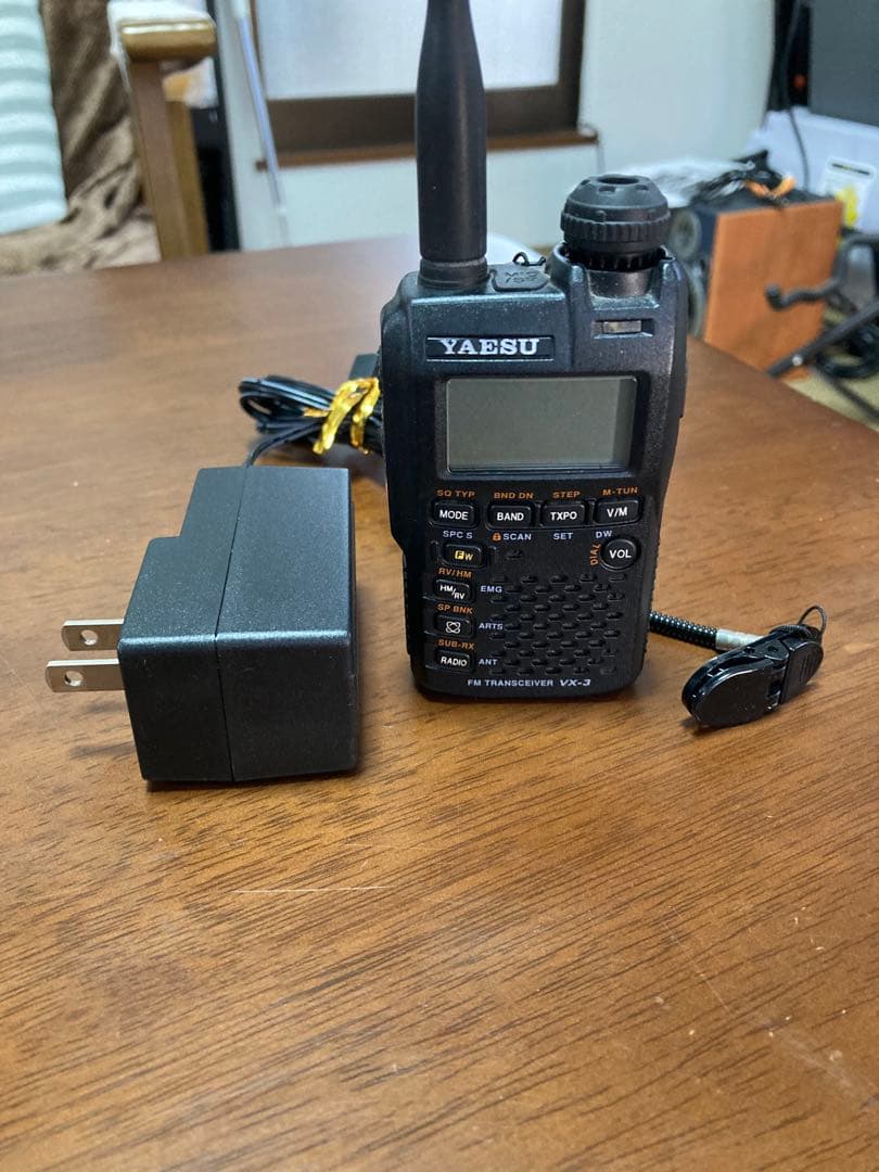 トランシーバー YAESU VX-3 144/430Mhz