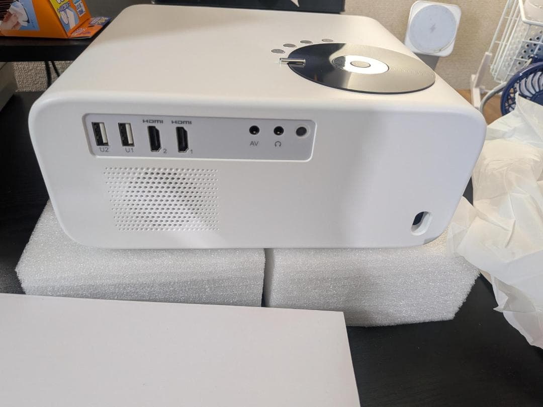 WIMIUS P63 プロジェクター家庭用＋ プロジェクター台