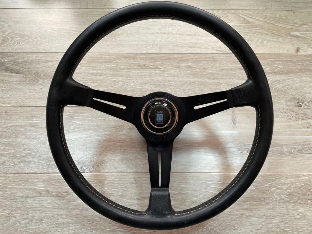NARDI ナルディ　3スポーク レザー ステアリングホイール T-02ボス付き