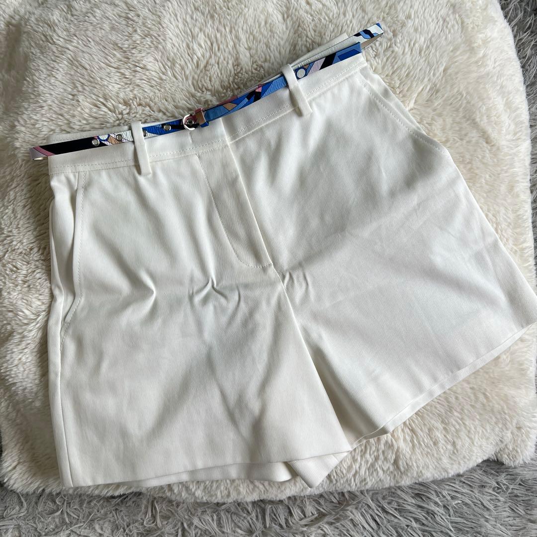 EMILIO PUCCI　エミリオプッチ　ホワイトショートパンツ　ベルト無し