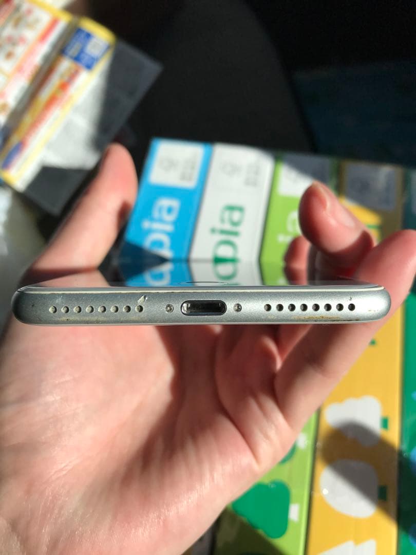 iPhone8 Plus 64GB au simフリー