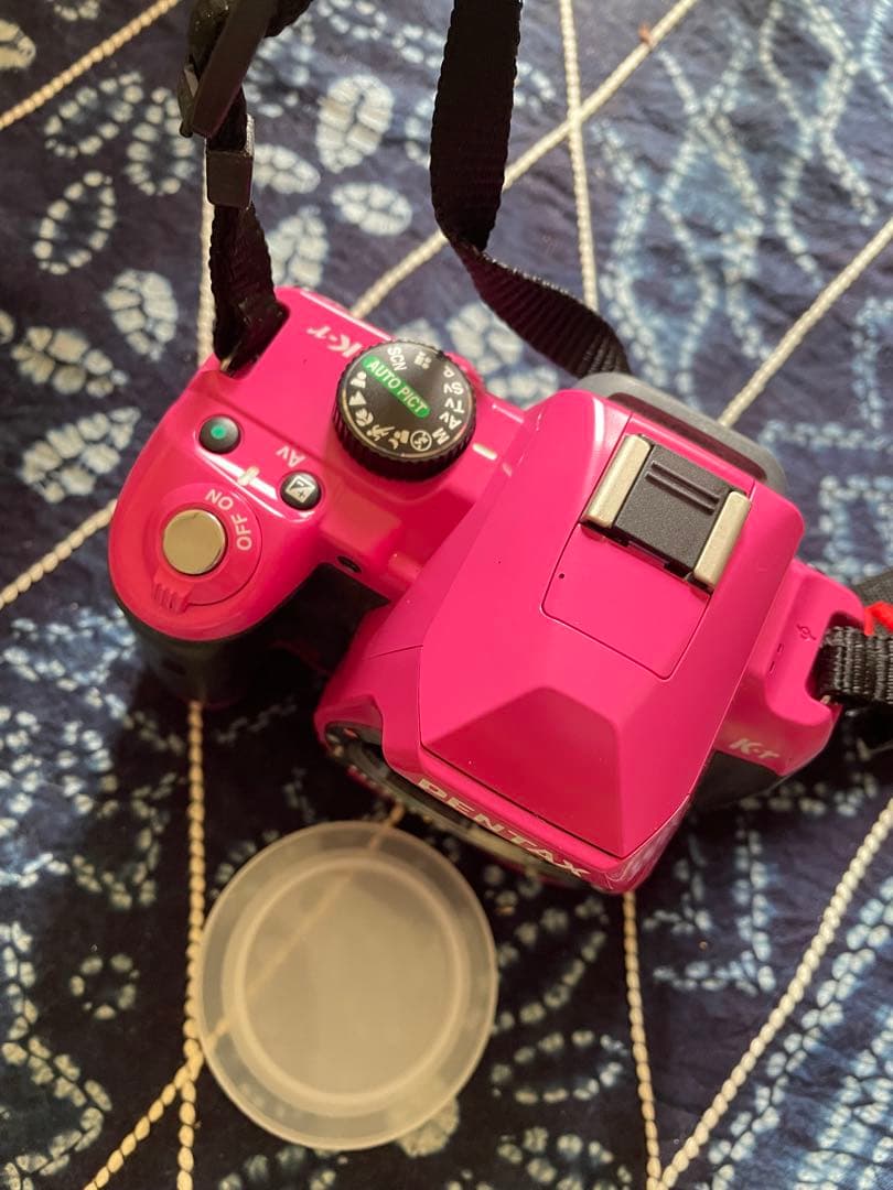 PENTAX デジタル一眼レフカメラ ピンク