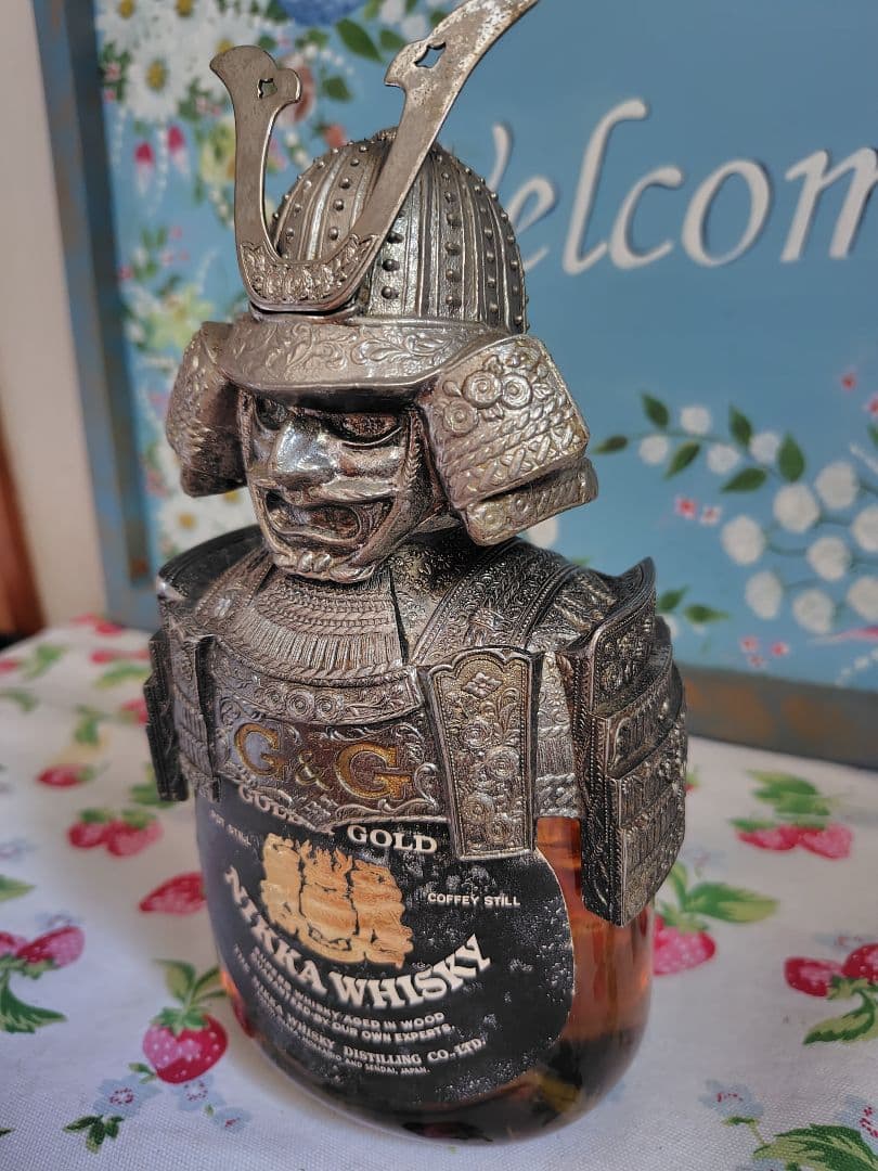 貴重 金属製　 NIKKA WHISKY ニッカウヰスキー　鎧 兜 侍 将軍