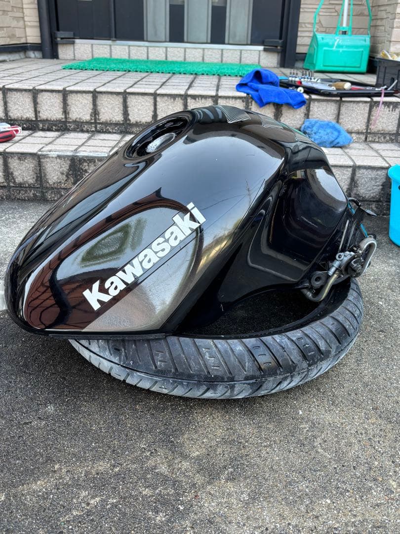 Kawasaki ZZR400N タンク　黒　エボニー