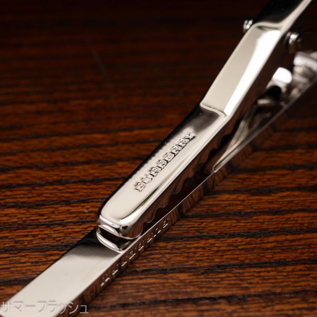 胸元に気品と知性を宿す 箱有 バーバリー チェックネクタイピン Burberry