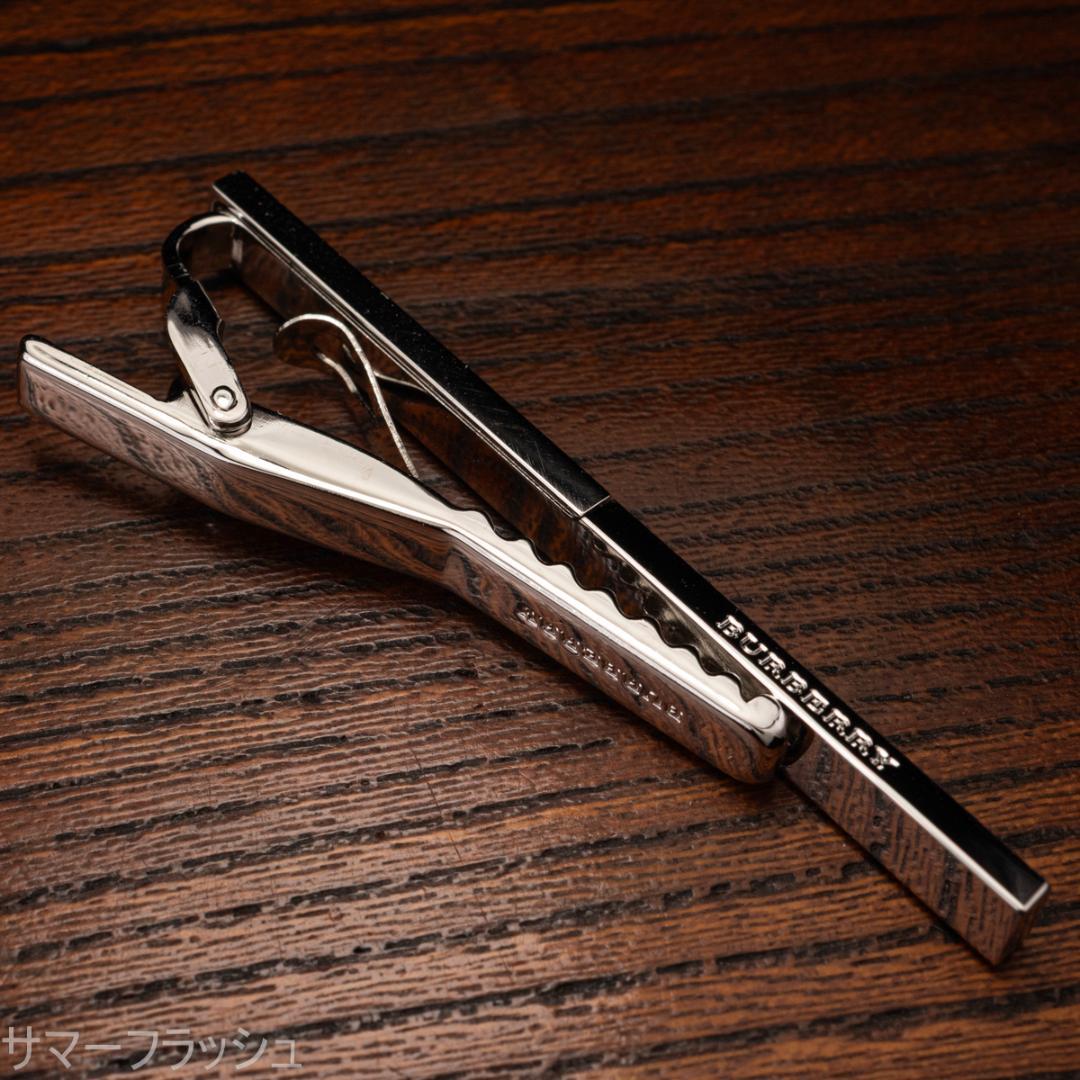 胸元に気品と知性を宿す 箱有 バーバリー チェックネクタイピン Burberry