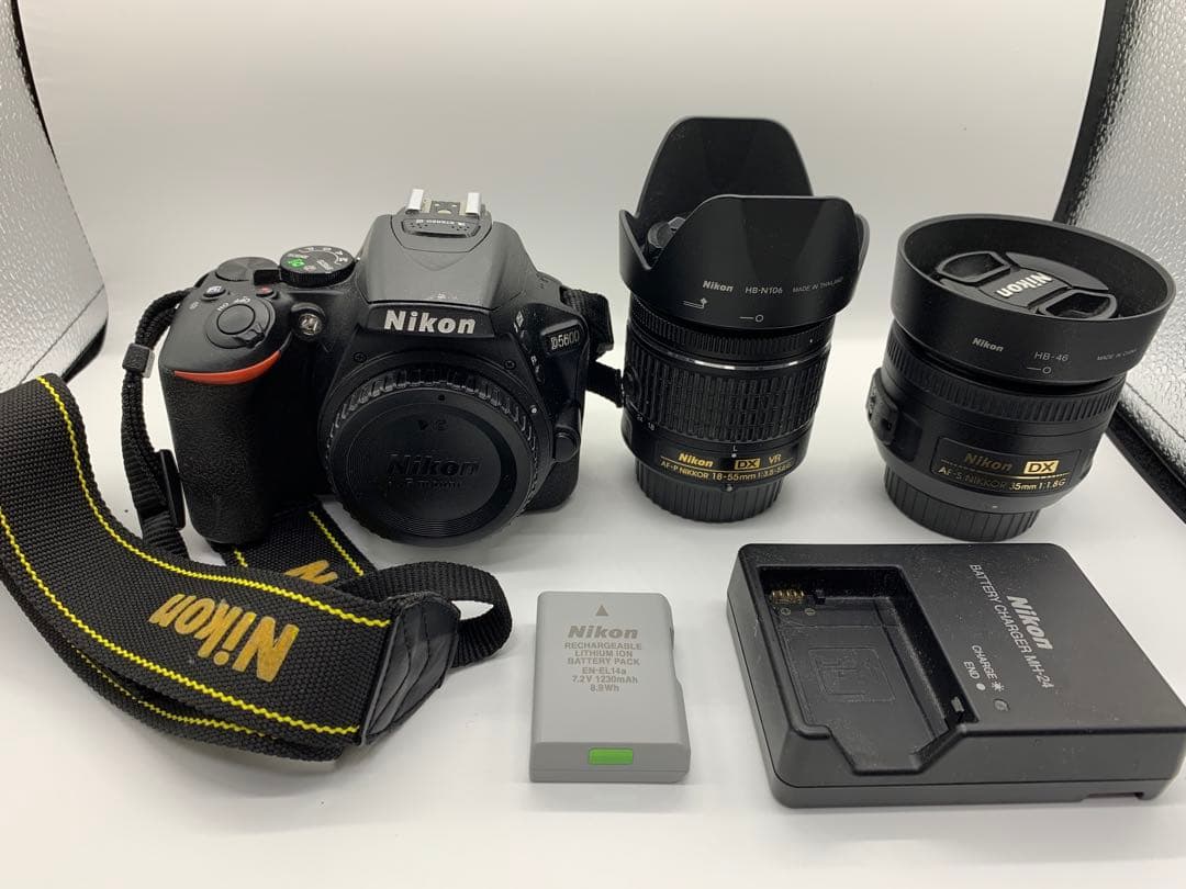 デジタル一眼カメラ Nikon D5600 レンズ2個付き（標準・単焦点