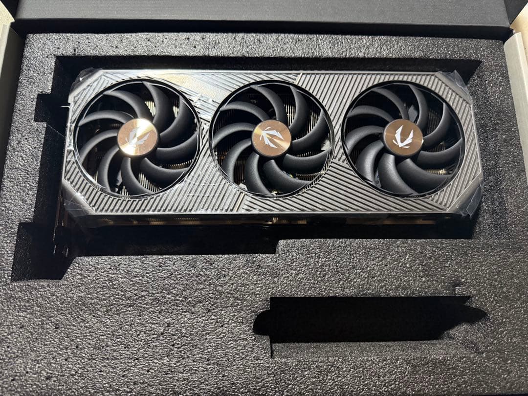 グラフィックボード　グラボRTX5090 ヒートシンク　ファン 動作確認済み ①