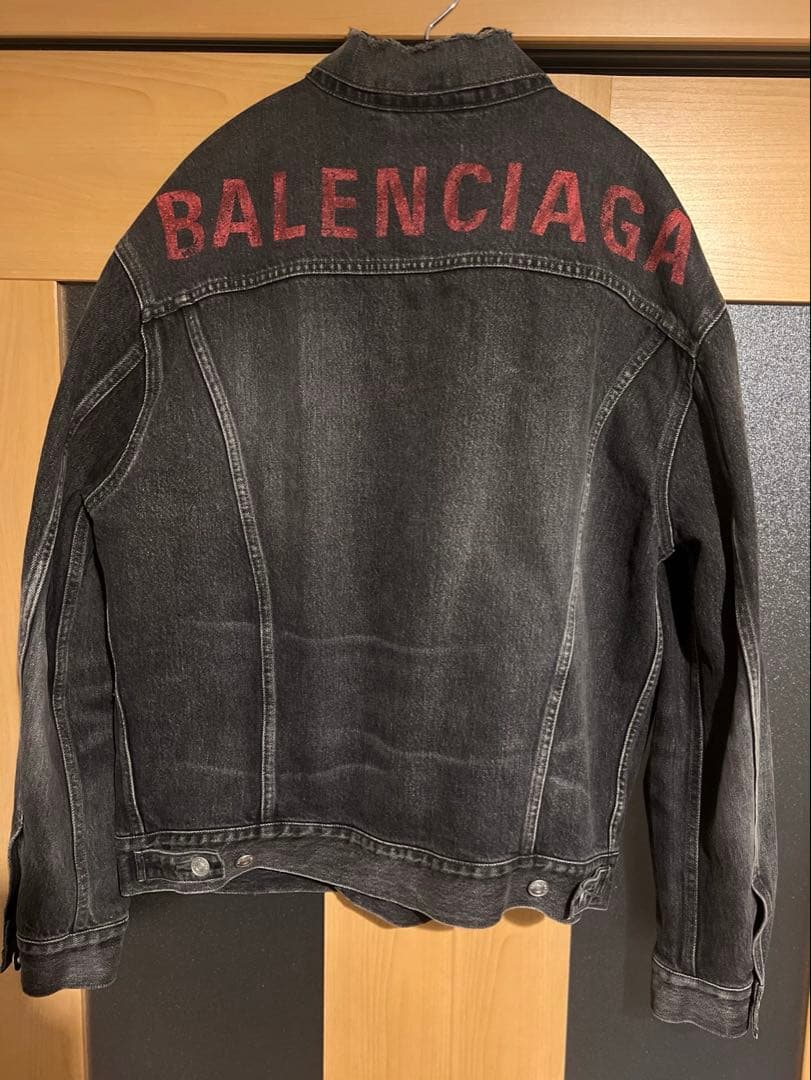 1/31迄。バレンシアガ ダークグレージージャン★