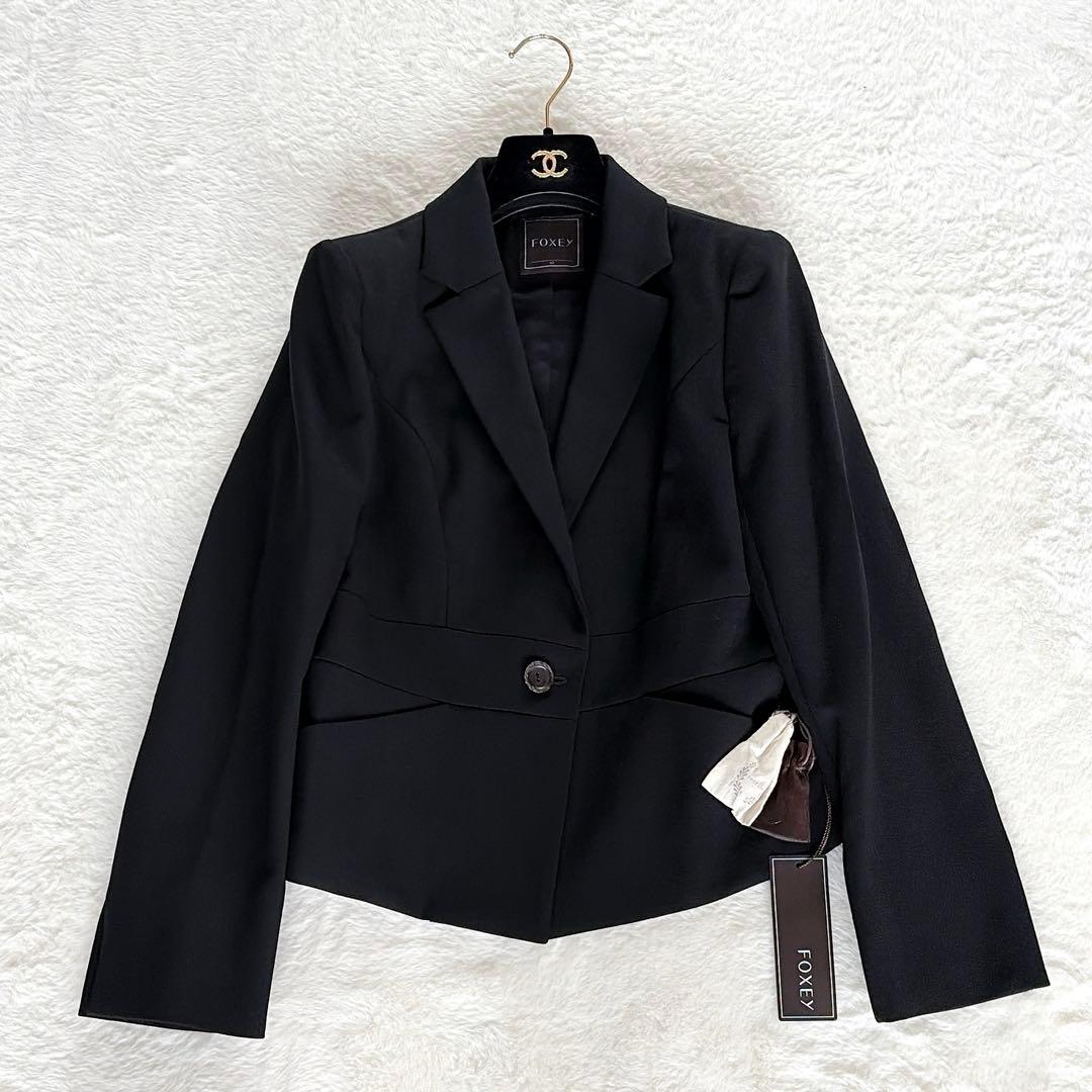 美品✨タグあり【フォクシー】テーラードジャケット ペプラム 黒42 大きなサイズ