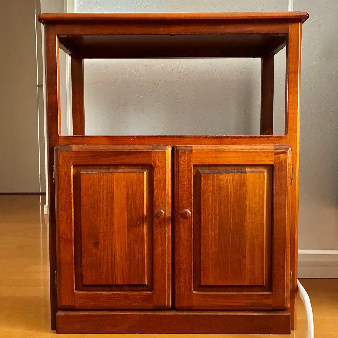 昭和レトロな木製キャビネット 調整可能な棚付き