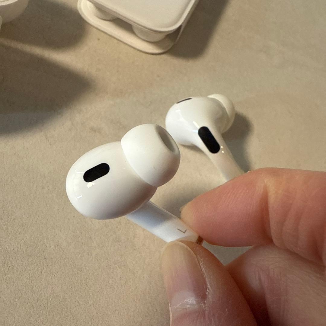 AirPods Pro(第2世代) 充電ケース付き EMC8396