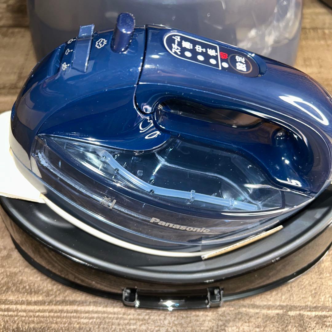Panasonicコードレススチームアイロン　ダークブルー