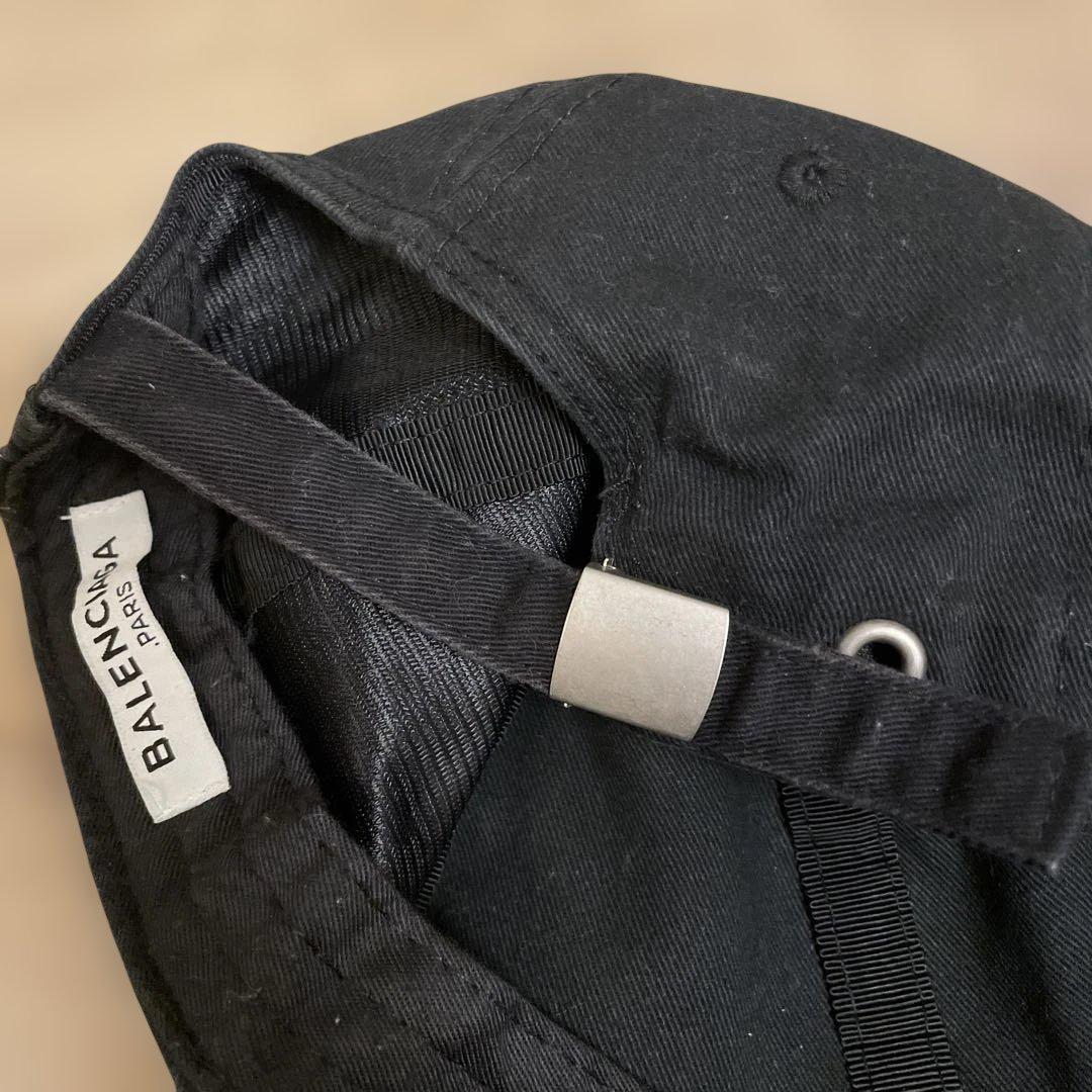 BALENCIAGA ブラック ベースボールキャップ