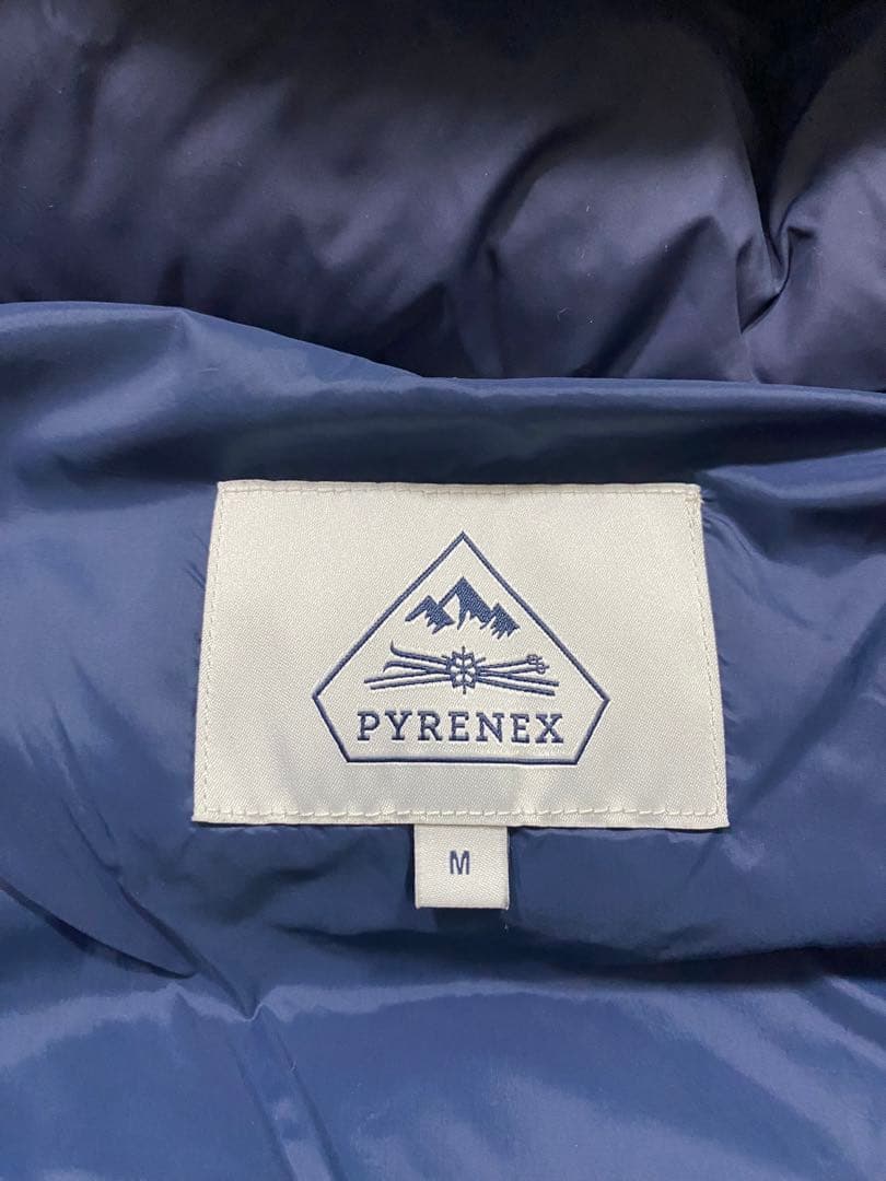 ピレネックス　ネイビー フード付き ダウンジャケット