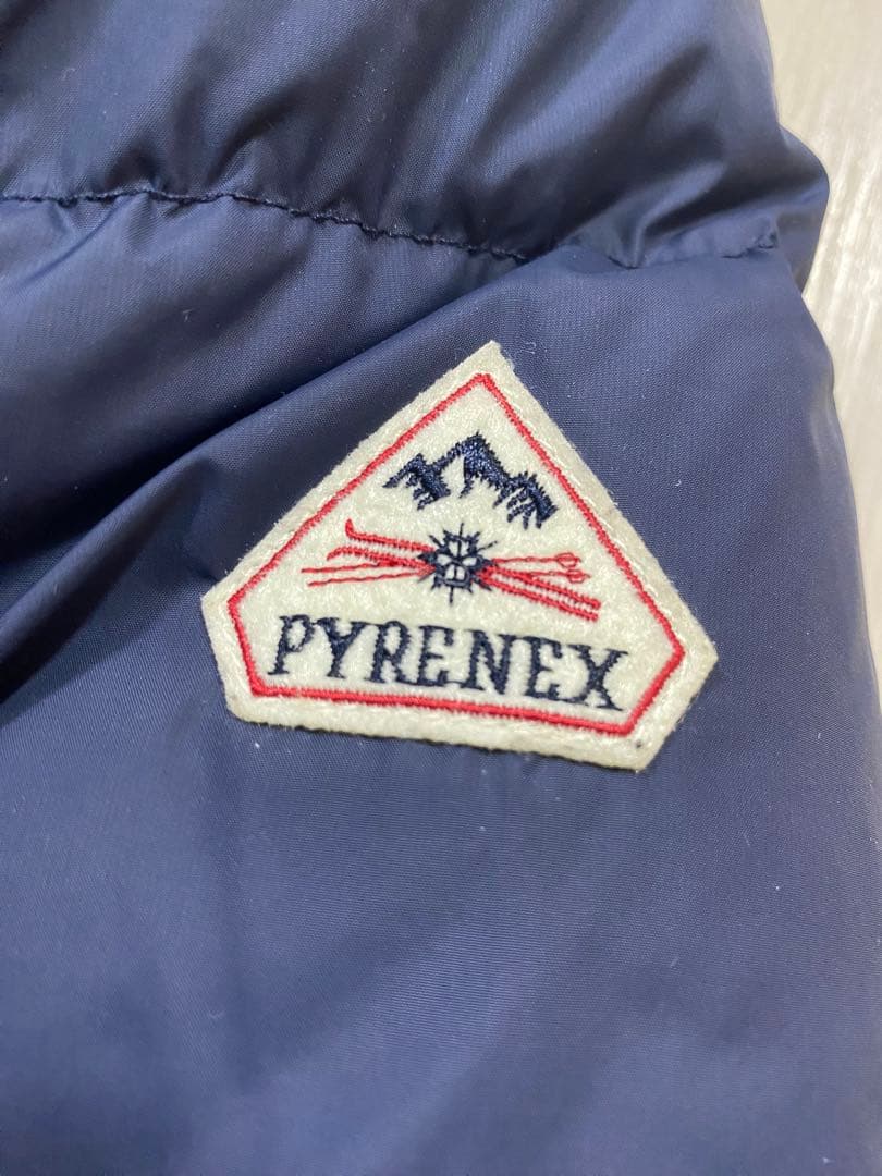 ピレネックス　ネイビー フード付き ダウンジャケット