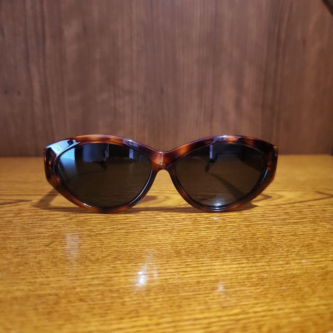 GUCCI　グッチ　正規品　サングラス　中古　レディース