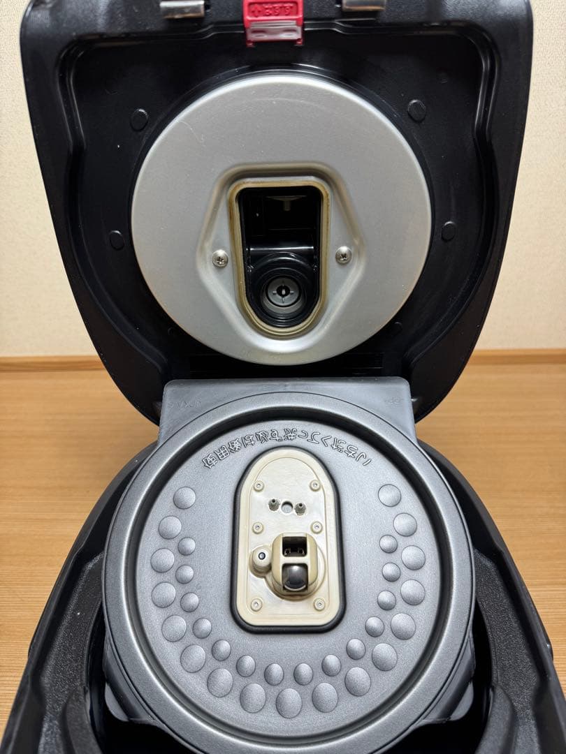 TIGER タイガー圧力IH炊飯ジャー 5.5合炊き JPK-SC10