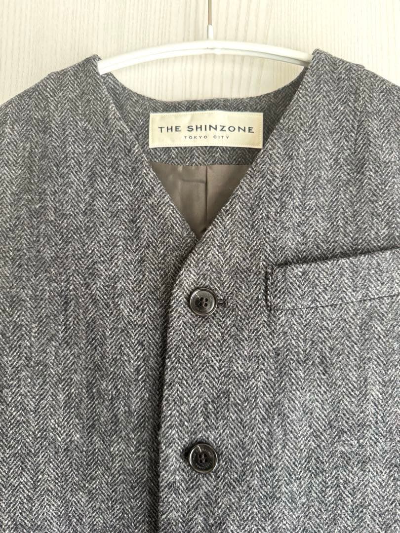 THE SHINZONE ヘリンボーンジレ グレー