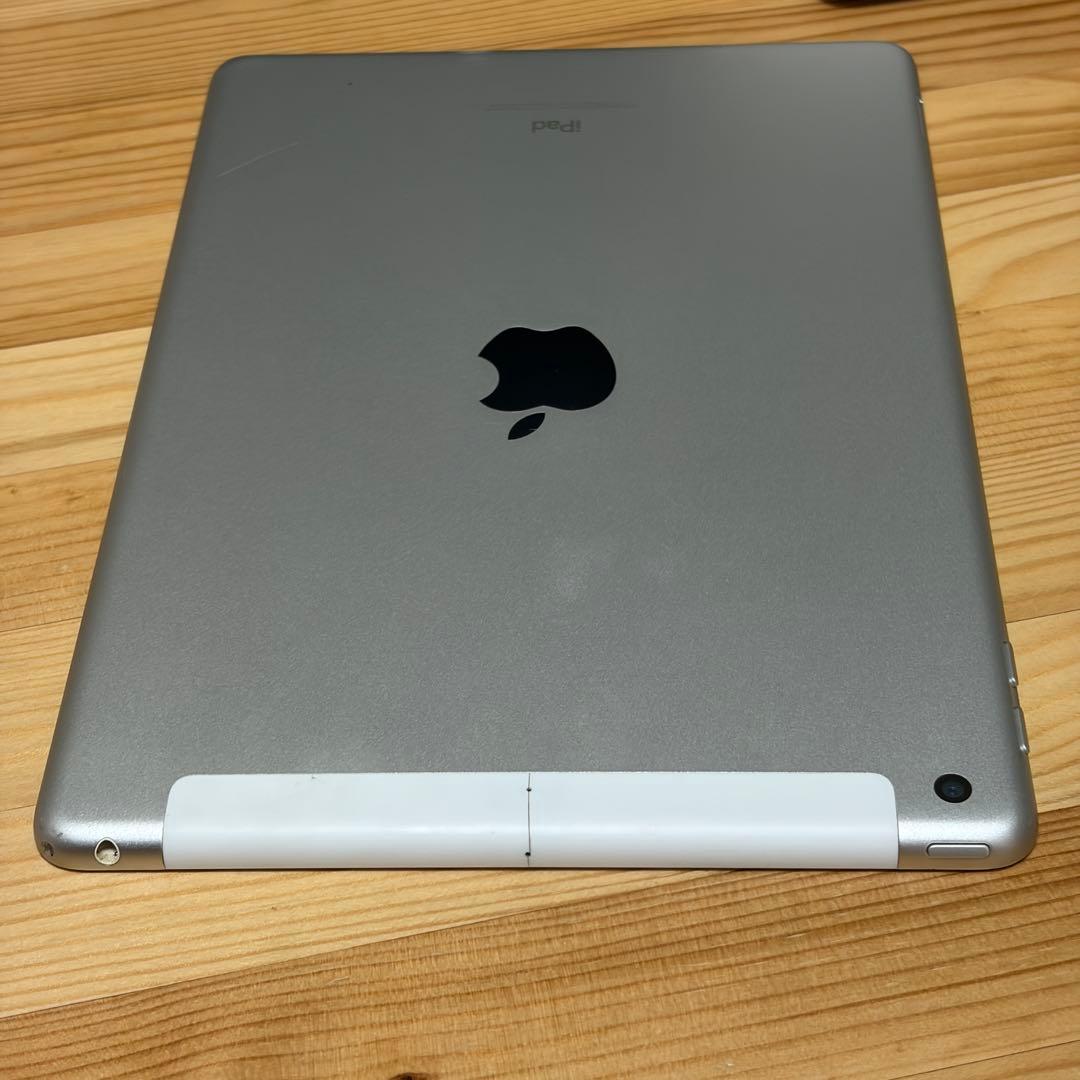 iPad 第五世代 32GB セルラーモデル 538011