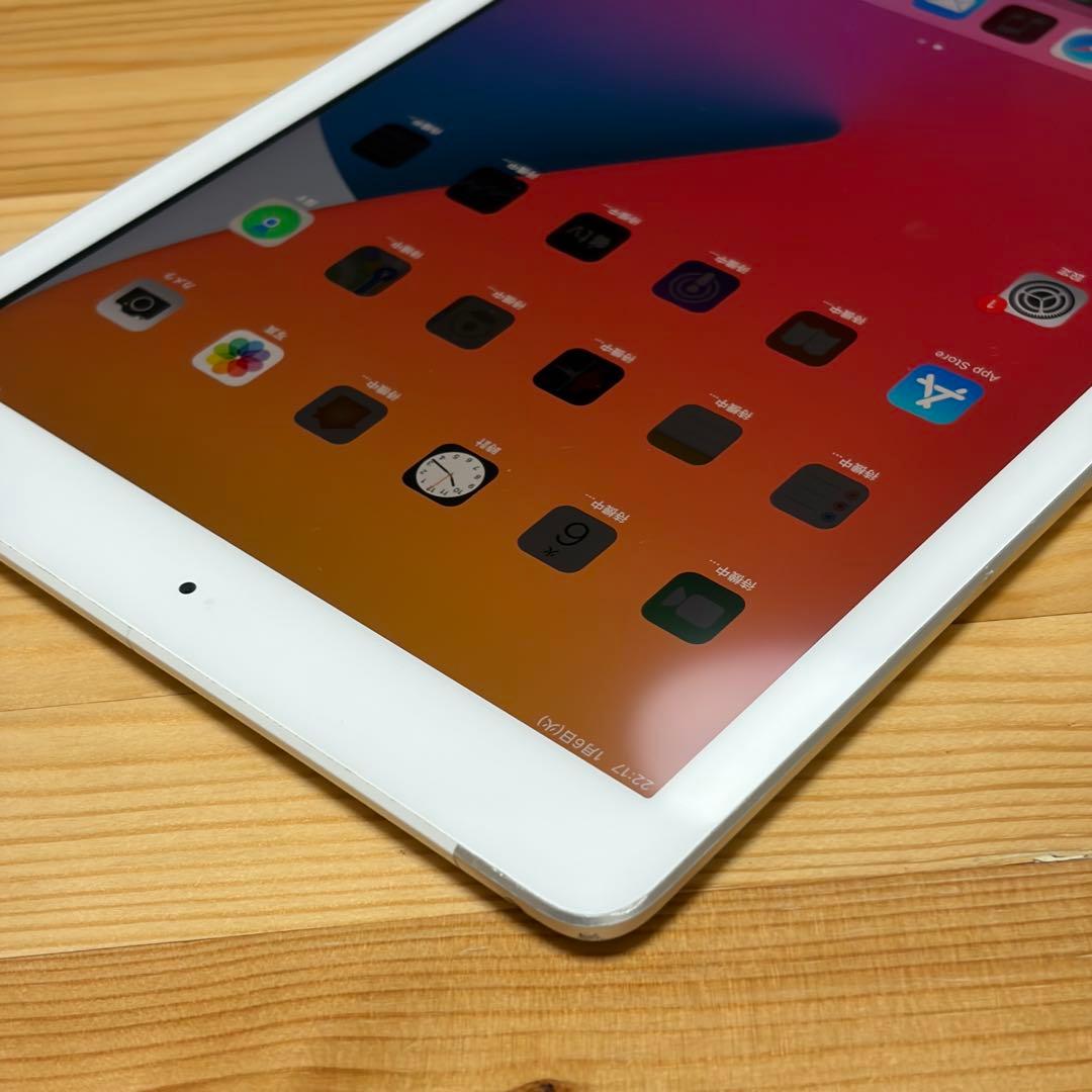 iPad 第五世代 32GB セルラーモデル 538011