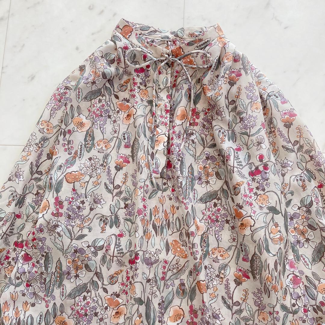 極美品　トゥモローランド　オーマリーフプリント ストリングボウタイブラウス