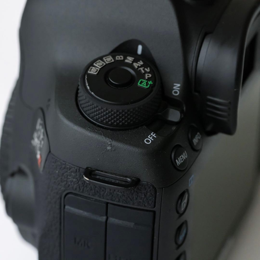 再値下げ！【美品】 キャノン EOS 5D sR ボディ(ショット数17602)