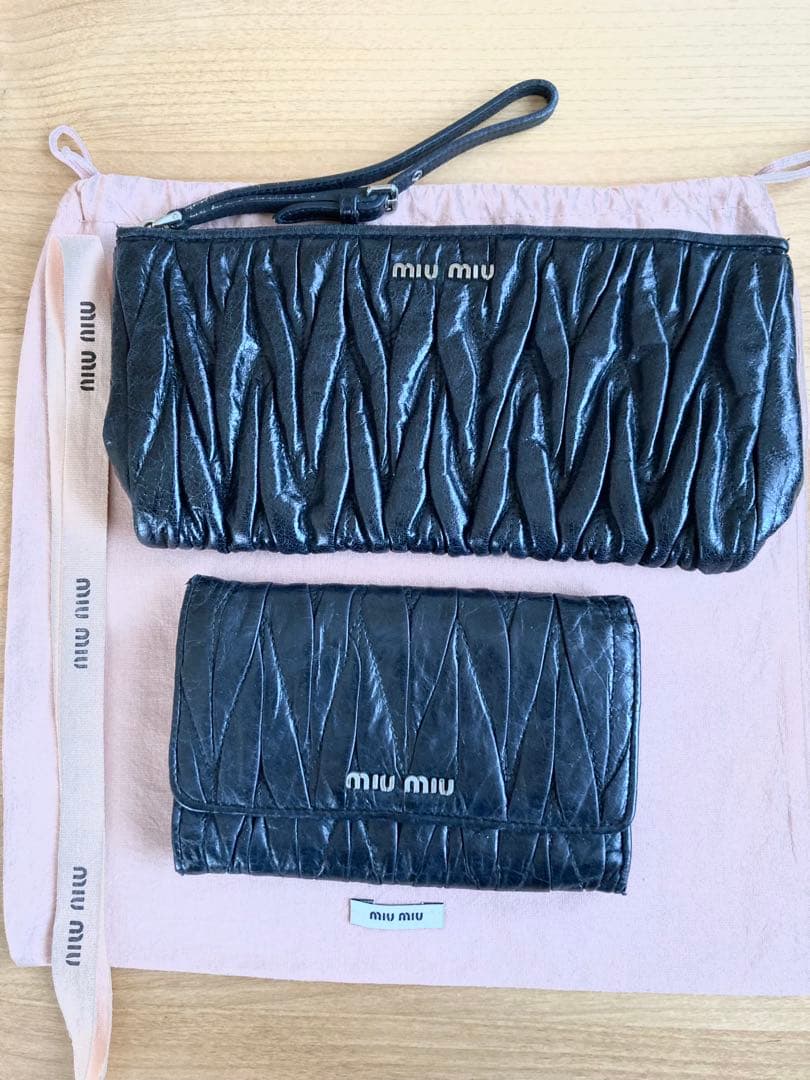 MIUMIUクラッチバックと三つ折り財布セット