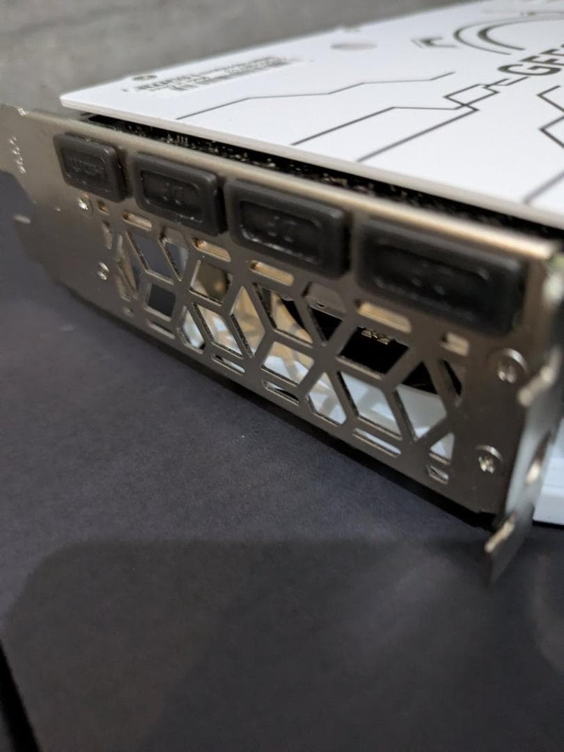 【希少】NVIDIA GeForce RTX 4070 Ti Super 白